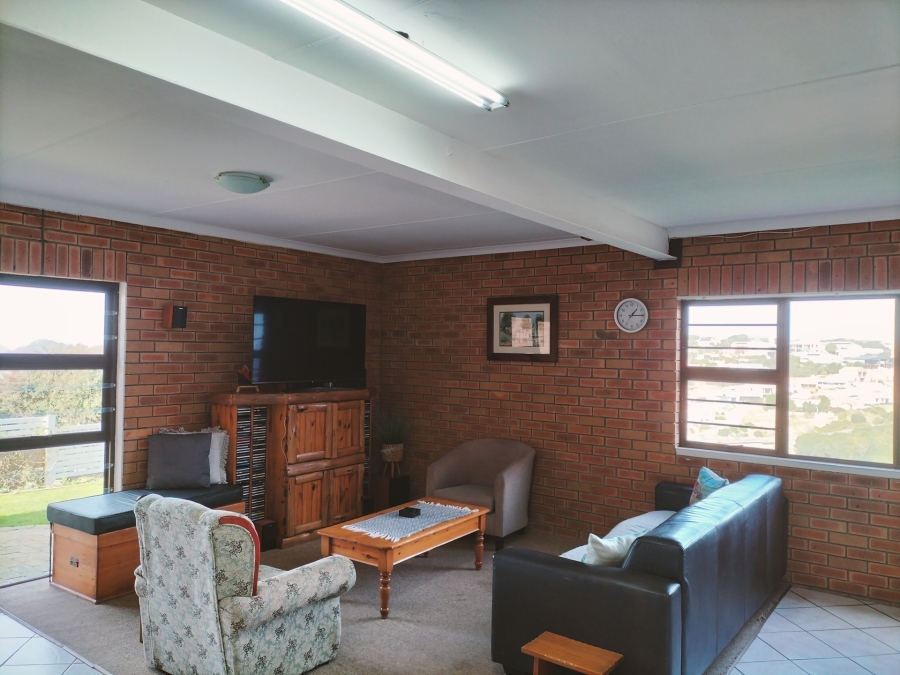 6 Bedroom Property for Sale in Grootbrakhoogte Western Cape